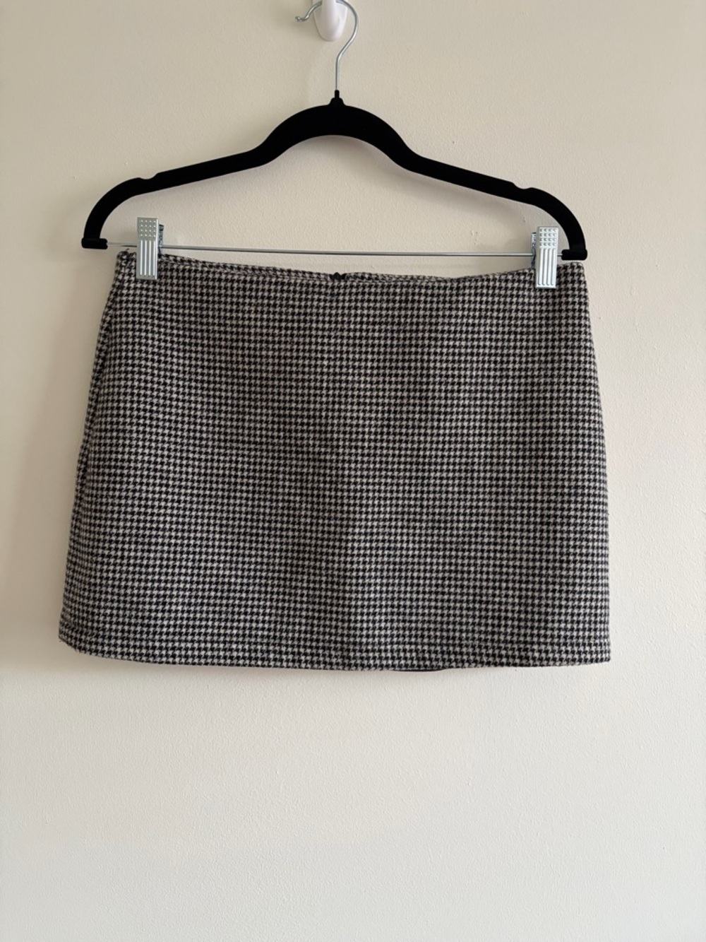 Brandy Melville Black & White Houndstooth Mini Skirt